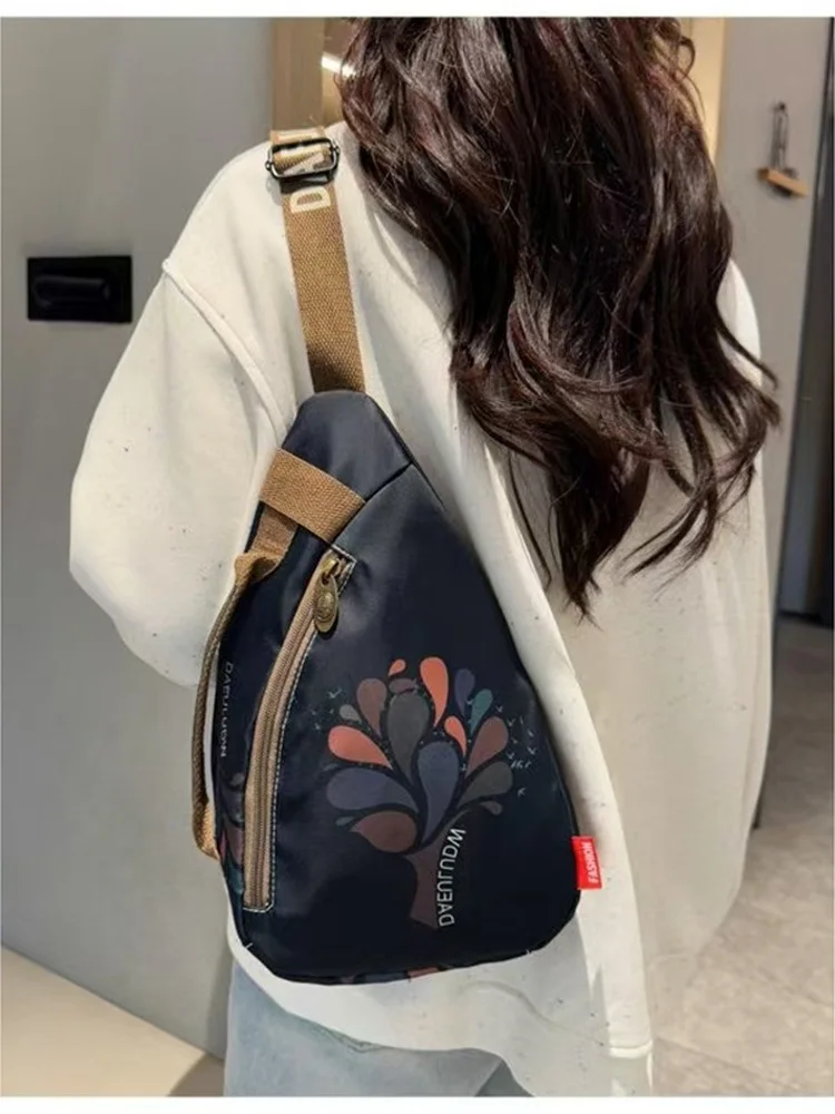 Fashionable Unisex Oxford Cloth Crossbody Bag Lightweight Large Capacity Travel Sports Leisure Chest Bag Waterproof Nylon Dum...