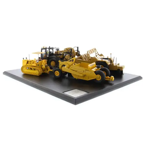 DM85563 1:50 CAT 621K Scraper & CAT No.70 Scraper with D7 Track-Type Tractor Die Cast Model Toys