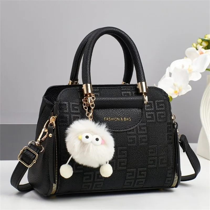 

Women's Regular Handbag Common Design For Frequent Use And Ordinary Activities Trustworthy Performance