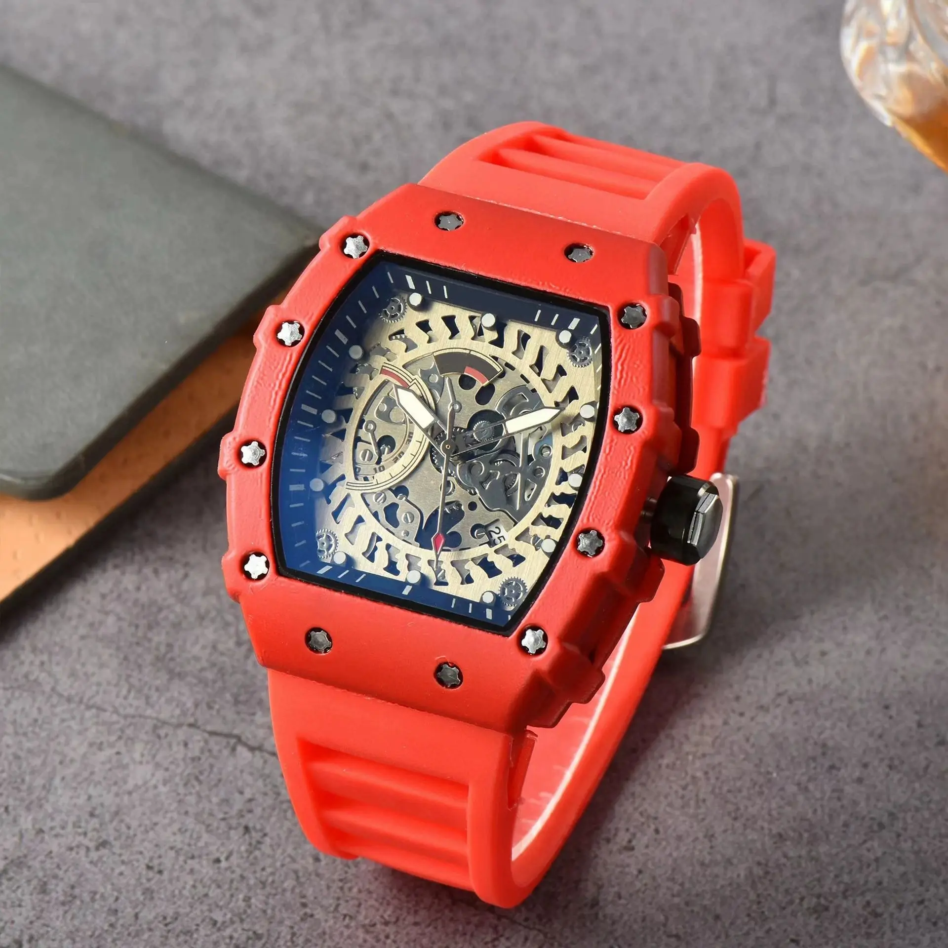 Luxury Quartz นาฬิกาข้อมือผู้ชายชายนาฬิกาอัตโนมัติสําหรับ Man นาฬิกาผู้ชายแนวโน้มแฟชั่นโปร่งใสกันน้ํา Skull