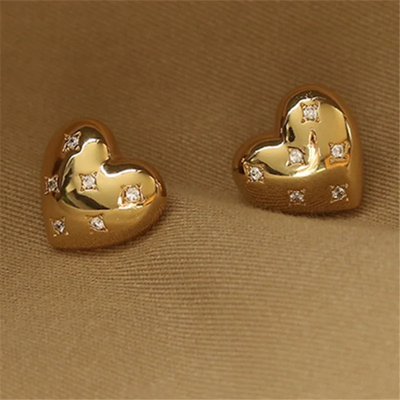 G&D Exquisite Anti-Allergy Needle Crystal Earrings in Gold Color Fashionable Romantic Heart-shaped Earrings for Women for Party