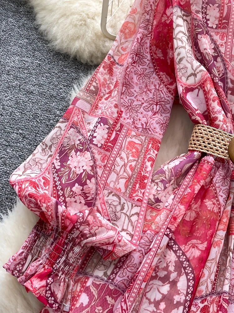 Abito europeo romantico con stampa floreale retrò Donna Autunno 2025 Scollo a V Orlo con volant Manica lunga Elegante abito maxi stile Boho vintage