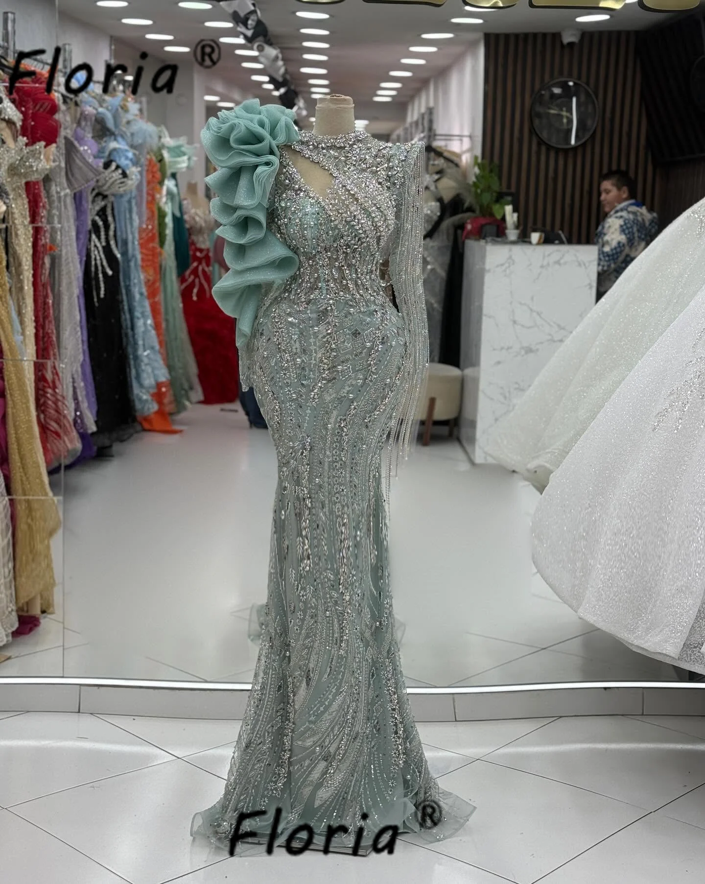 Luxury Dubai Mint Green Beaded Mermaid Evening Dress Long Sleeves Tassel Crystal Prom Party Wedding Customized robes de soirée