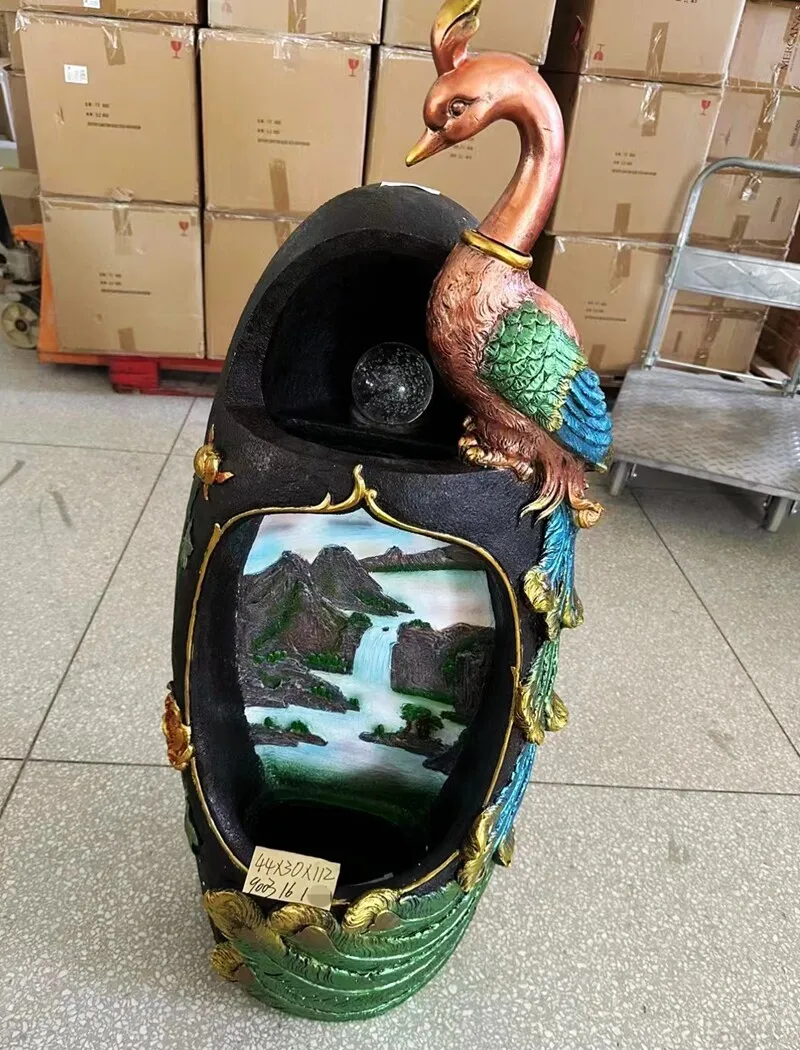 

Новый китайский декоративный элемент из смолы с пейзажным рисунком павлина и текущей водой.