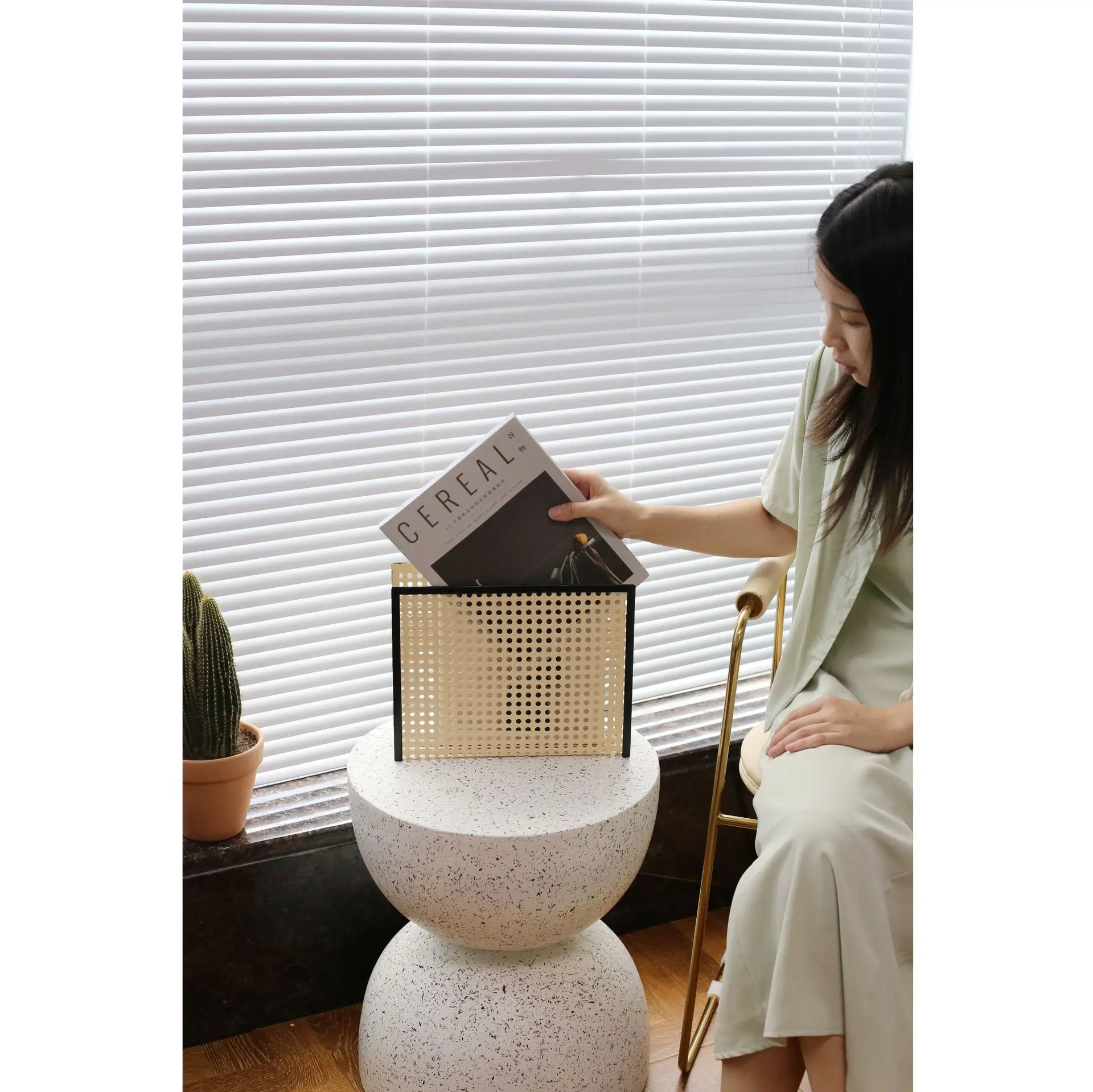 

Hee shop, simple Japanese retro magazine rack, newspaper rack, imitation rattan weaving, living room, Internet