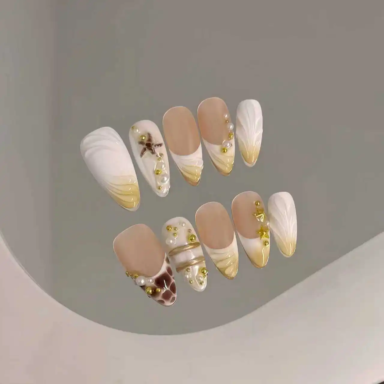 

10pcs Luxury Handmade Almond French Press on Nails White Gradient Pearl Star Design False Nails Wearable Fake Nails Art Tip Girl