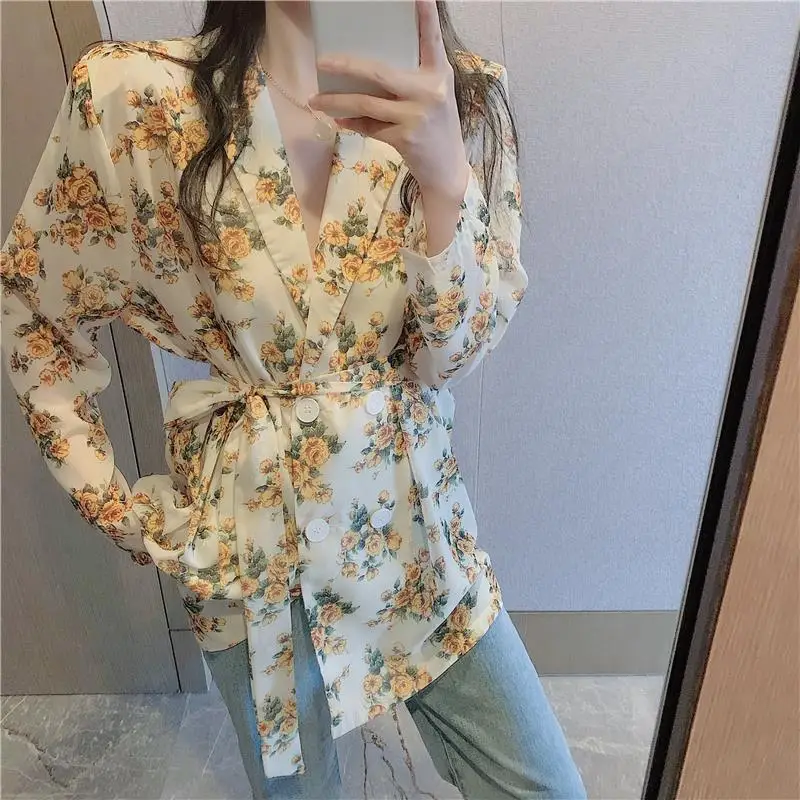 Camicia floreale con fasciatura con scollo a v stampata Vintage abbigliamento donna 2022 autunno New Loose Sweet top All-match Office Lady camicetta