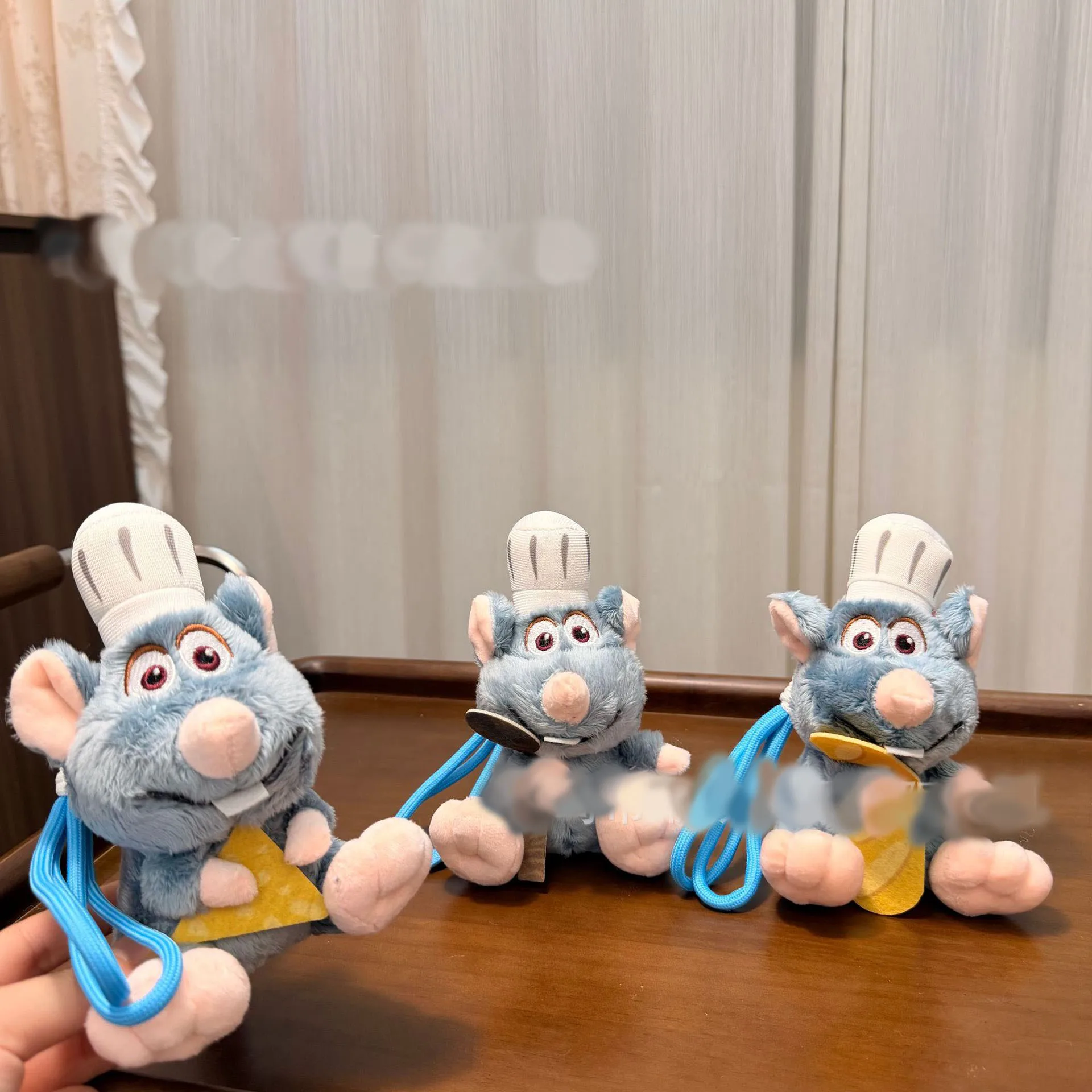 Lindo dibujo animado Chef ratón llavero de felpa bolsa colgante muñeca juguete Material suave regalo accesorios para llaveros