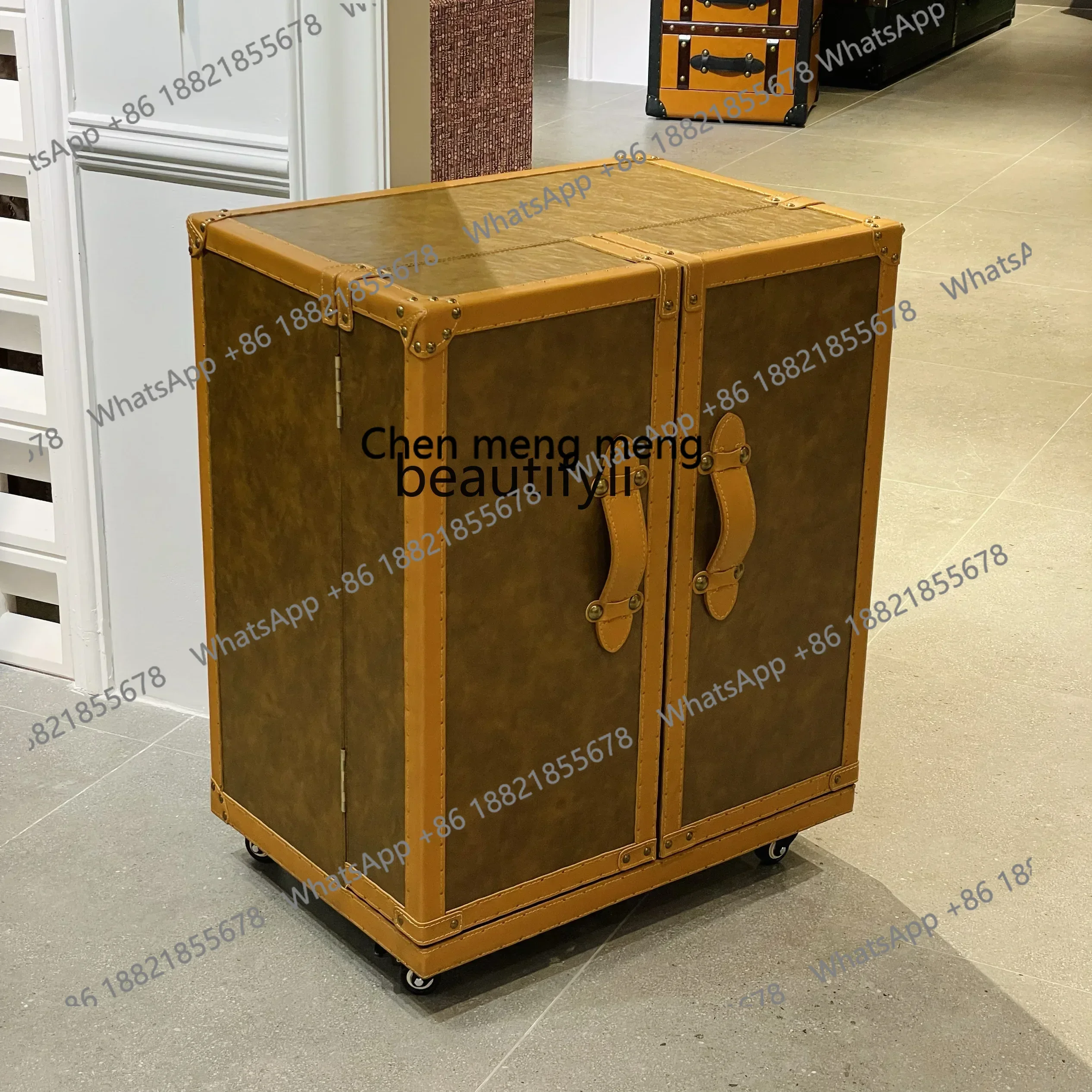 New arrive  American medieval retro leather case, a few cabinets on the side of the coffee table, cigar bar, wine cabinet