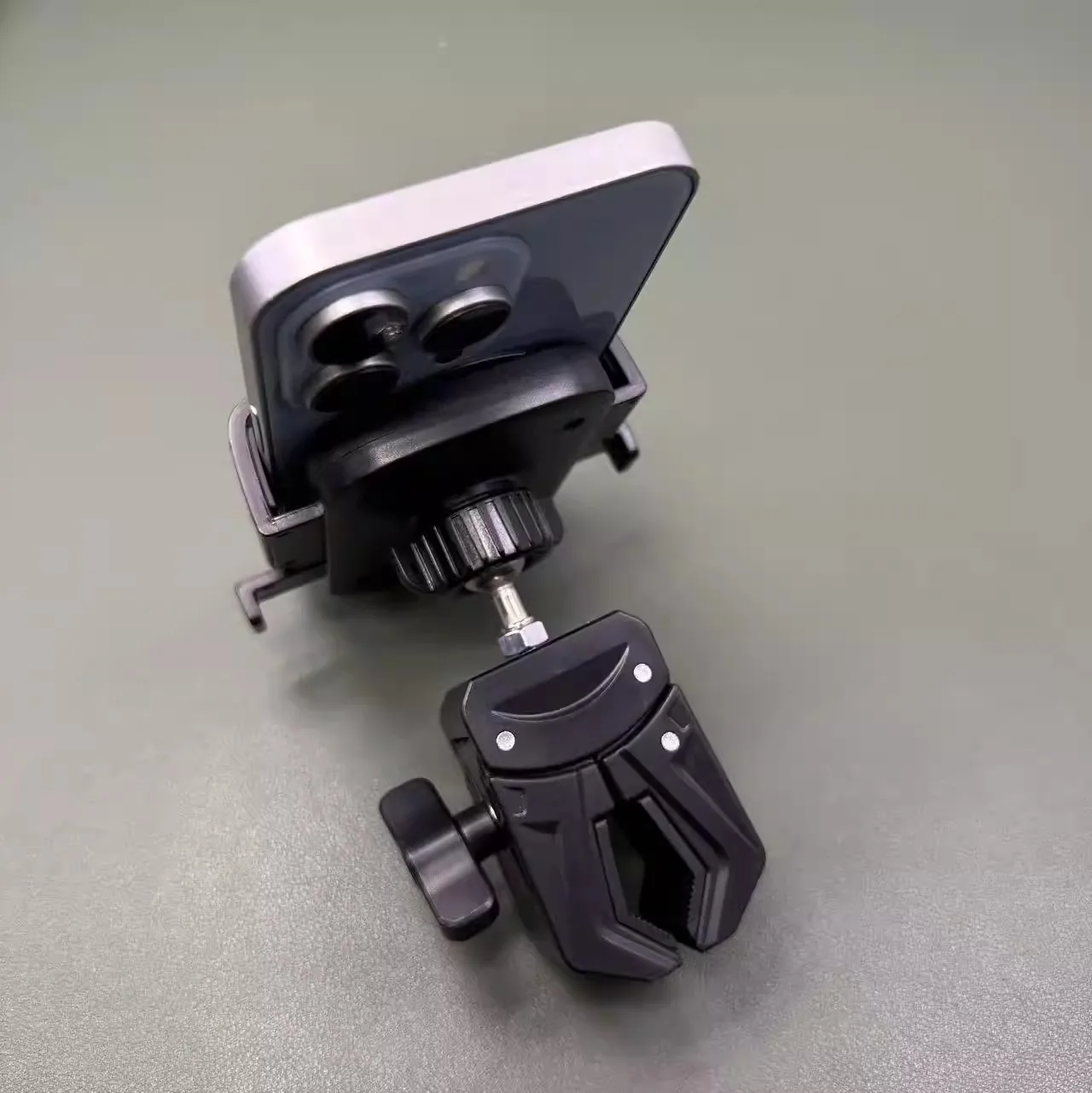 

Large Desktop Clamp Mount for Mobile Phone And Tablet with 17mm Ball Head round Tube Clamp Handlebar Mount Accessories