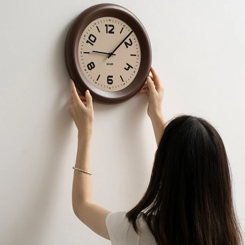 

Unpunched Medieval Style Living Room Retro Wall Clocks and Clocks