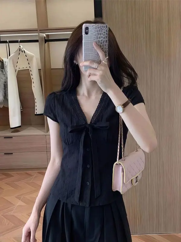 

Original Design Slim Fit Shirt Vintage Style Korean Loose Fit Women's Casual Shirt V Neck Short Sleeve Button up Top
