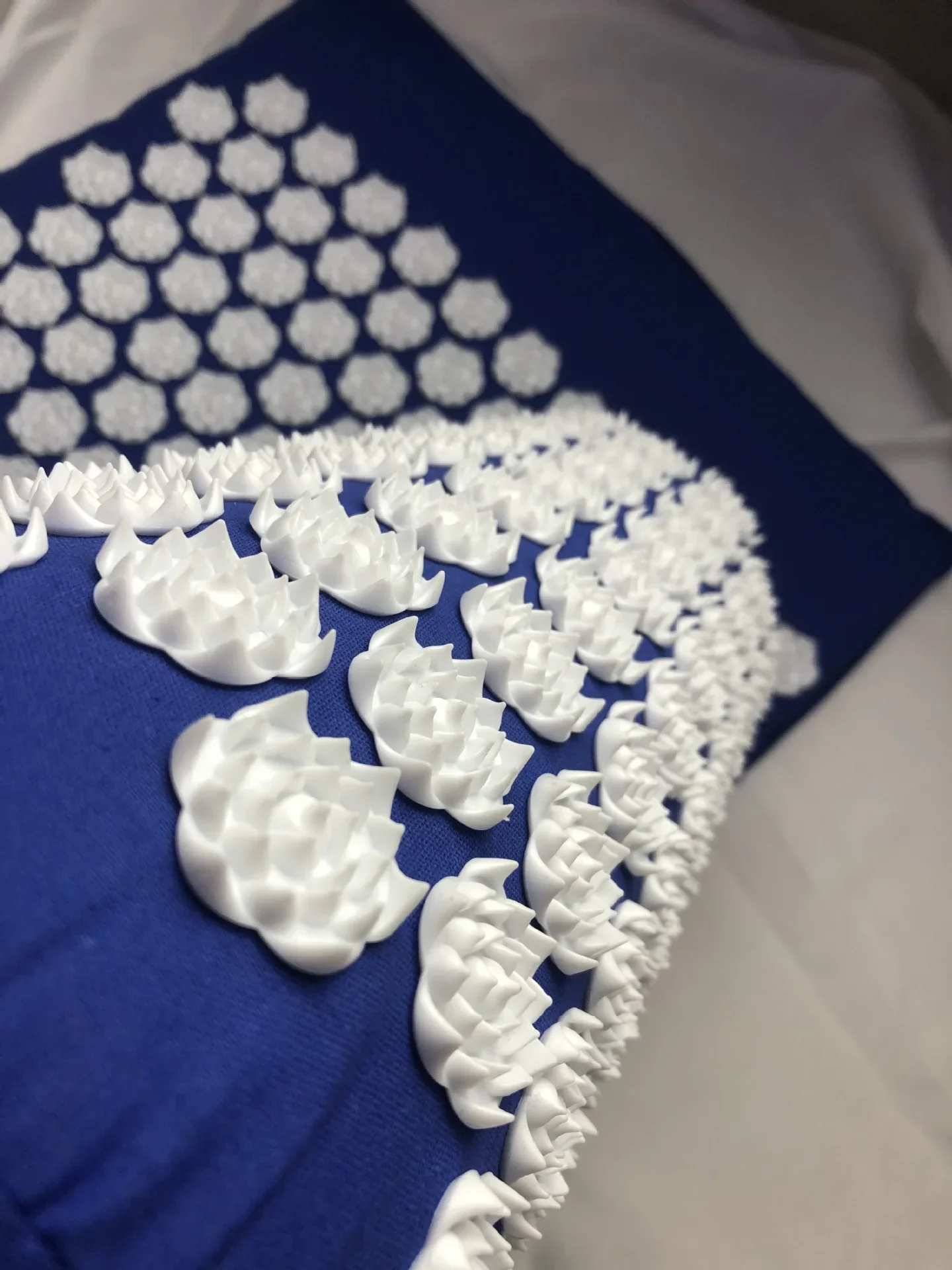 Massager Cushion Acupuncture Sets Relieve Stress Back Pain Acupressure Mat/Pillow Massage Mat Rose Spike Massage and Relaxation