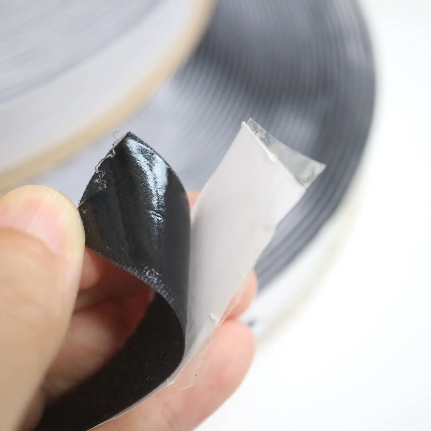 2cm*25Meters glue Adhesive Hook and Loop Fastener tape sticky back fastener tape White Black glue sticky straps