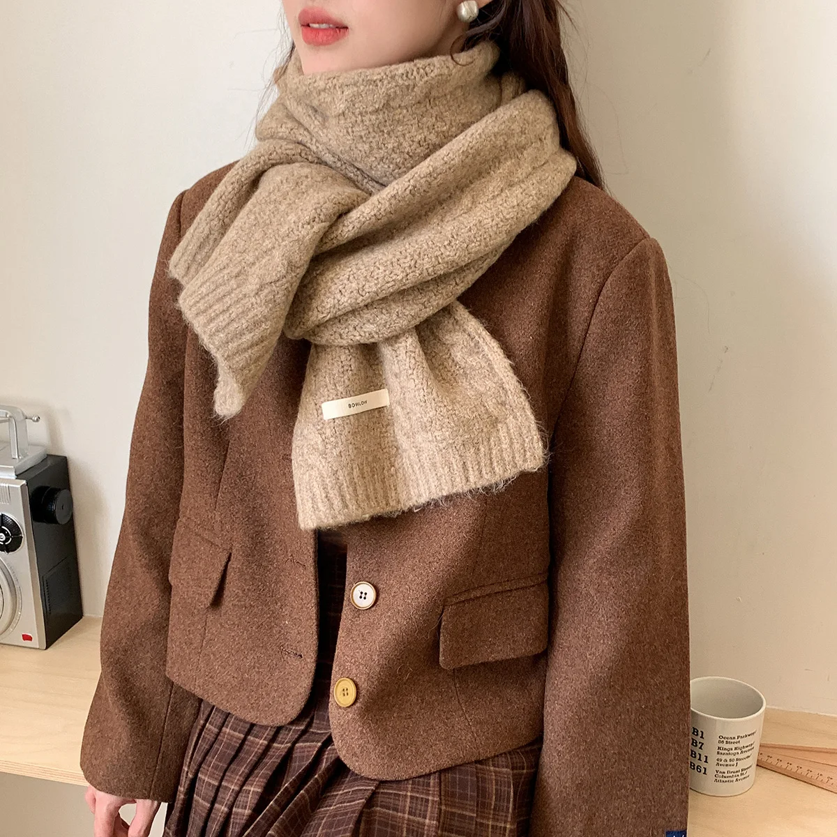 

Красочный шарф в горошек для женщин, осенне-зимняя корейская версия, теплая защита шеи, универсальная антихолодная шаль, два входа Wh82