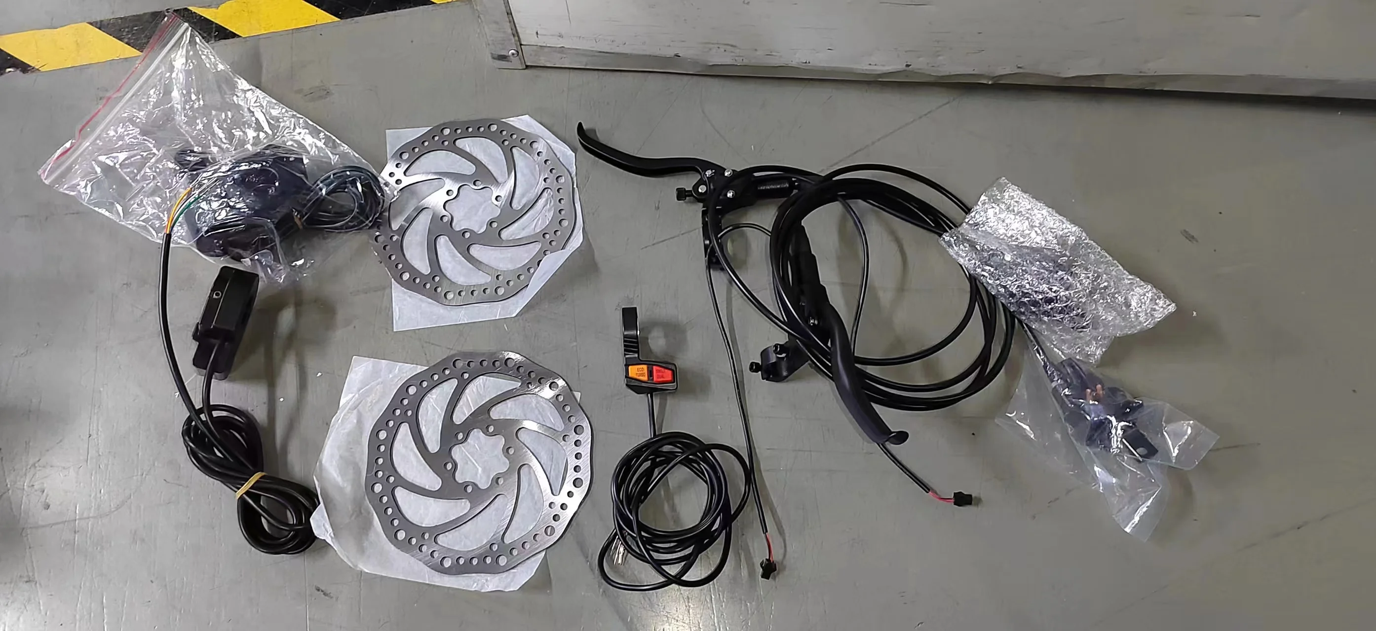 

Hot SalesHigh Quality Diysland Xod Ktet E Scooters Oil Brake Kit 2 Pistons 4 Pistons Electric Scooter Hydraulic Brake With Calip