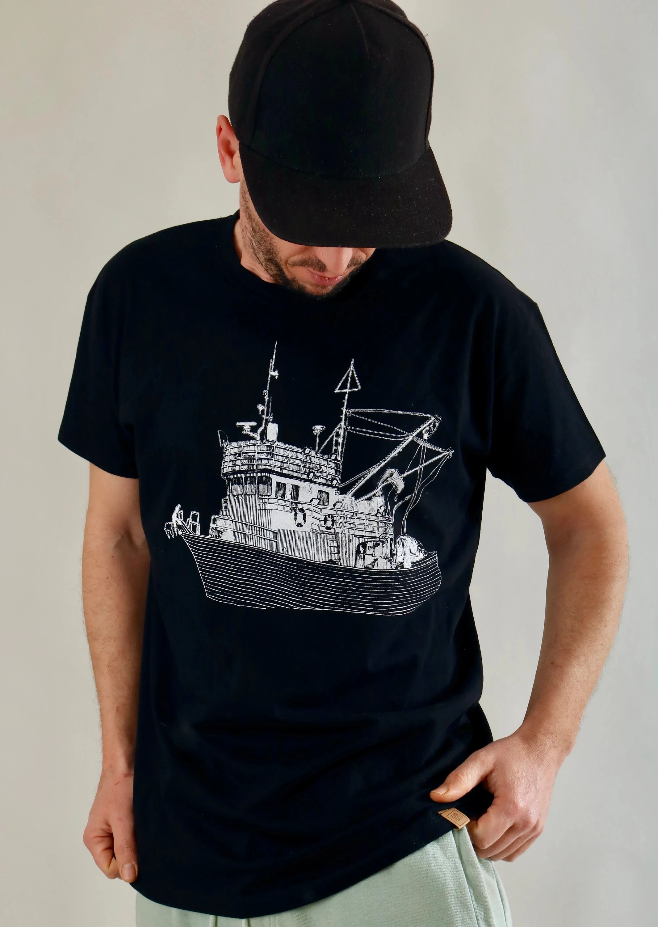 Vintage Kraken T-Shirt Retro Octopus Squid Printed Women's T-shirt Maritime Gift Idea for Nautic Fans & Ocean Lovers Tees ﻿Tops