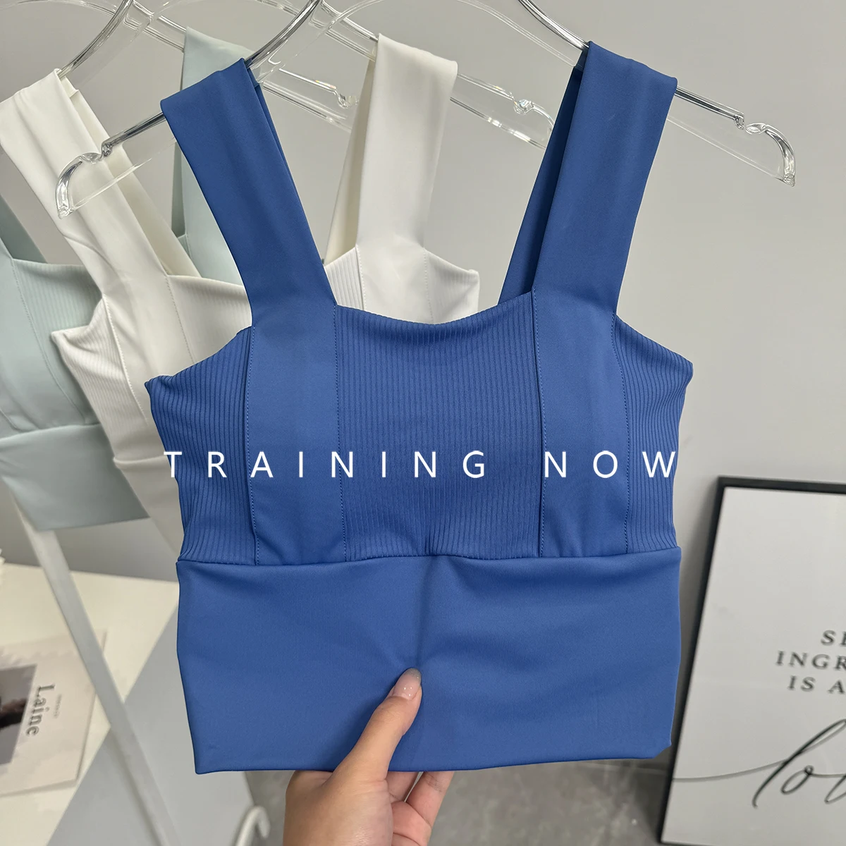 

Integrated sports underwear for women in spring and autumn morning running shockproof bra gathers beautiful back wears yoga