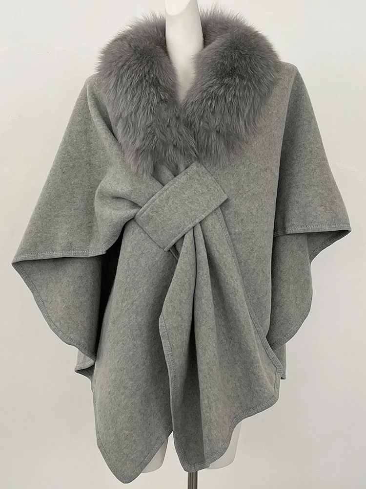 

Women Fashion Luxury Real Fox Fur Coat Fur Collar Ponchos2025 New Solid Lanket Scarf Capes Female Spring Autumn Cloak