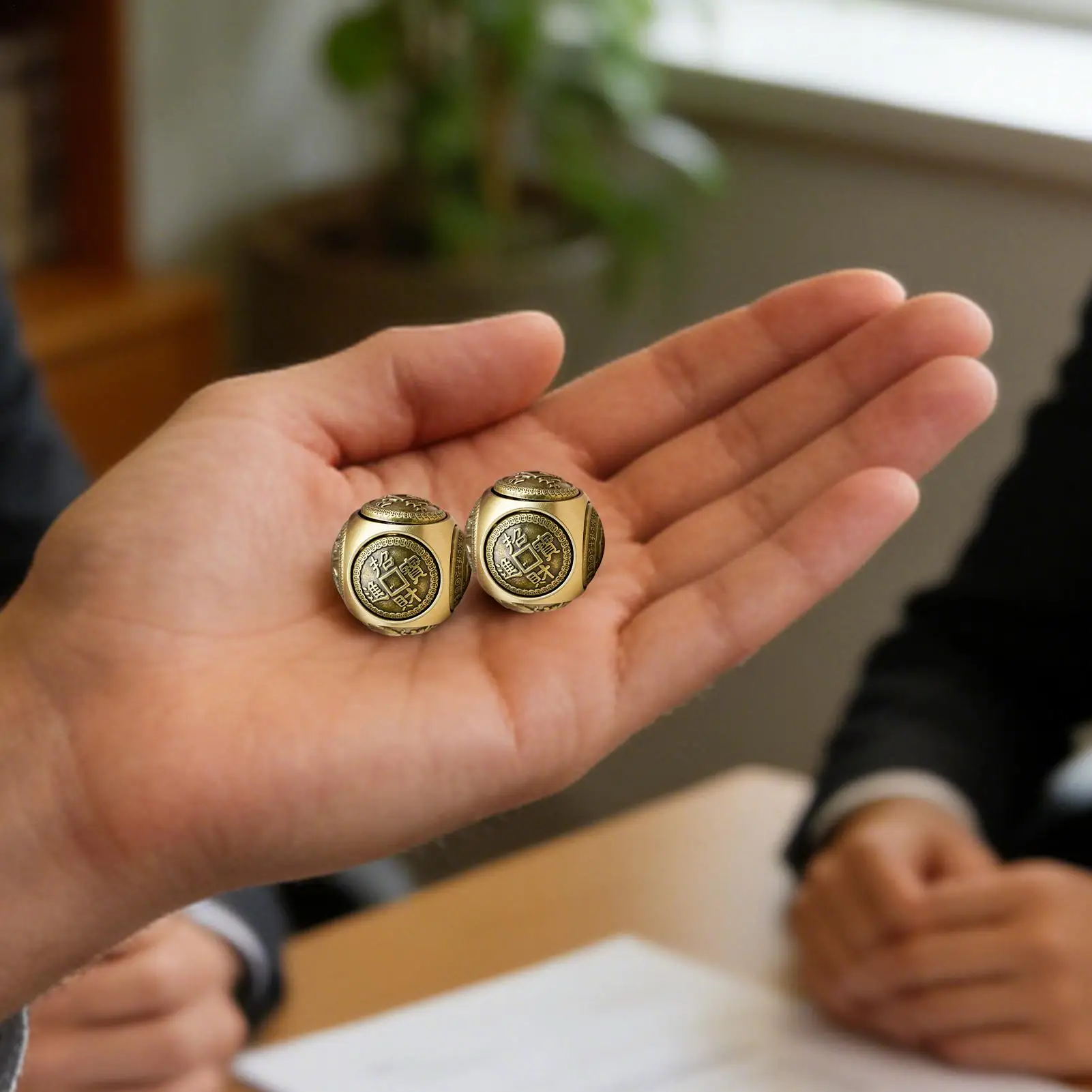 Hand Exercise Balls Brass Finger Fidget Toys With Six-Sided Relief Structure Hand Grip Fitness Balls for Men Women Boys Girls