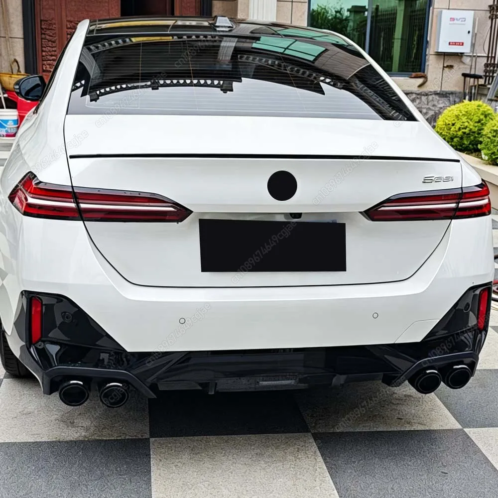 

Декоративные накладки на выхлопную трубу (2 шт.) для BMW 5 серии G60 или i5 2024-2026, глянцевые черные, спортивный комплект для внешнего тюнинга