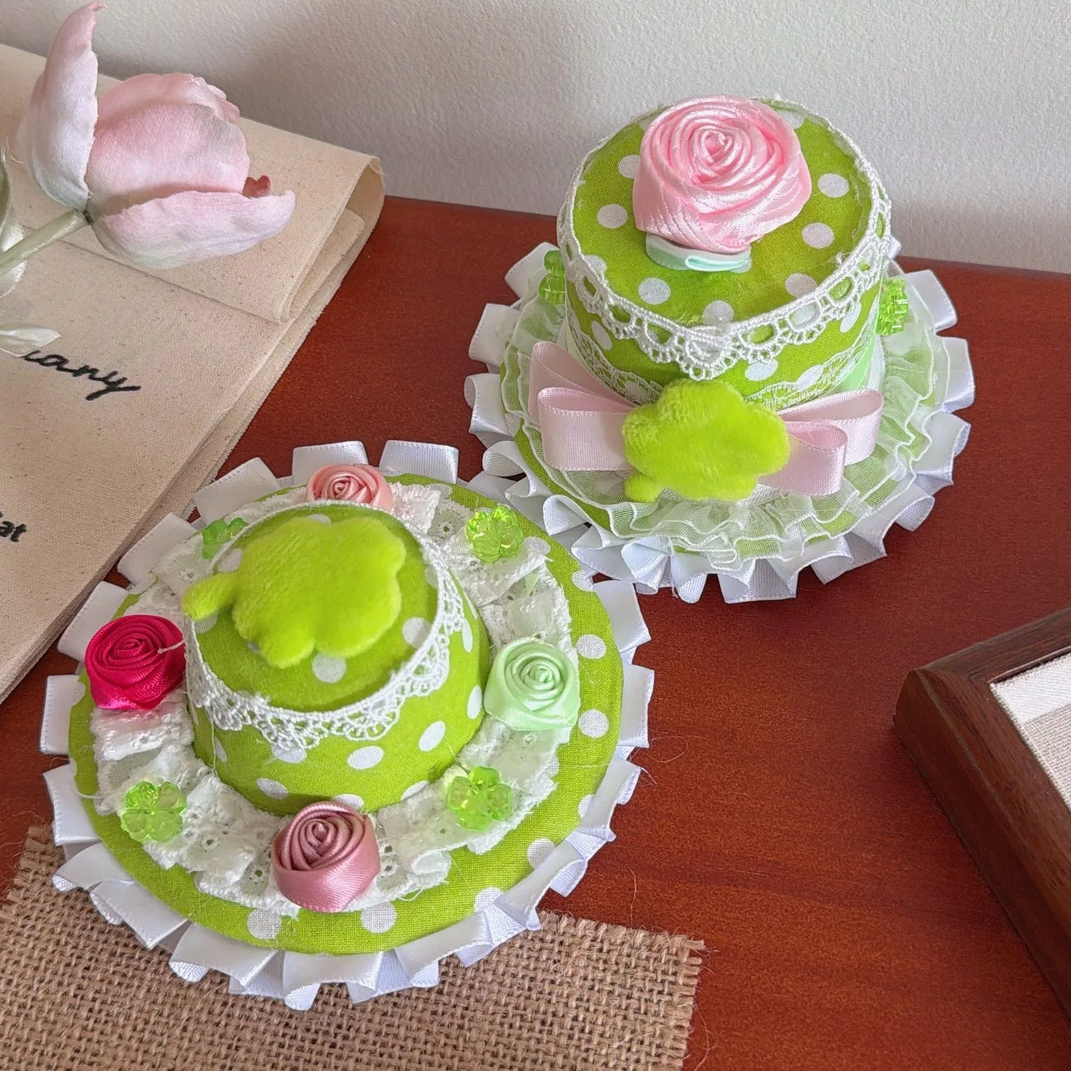 Exquisite Lolita Fashion Green Polka Dot Four Leaf Clover Top Hat Hair Clip Girl Rose Elegant Headwear Hair Clip Accessories