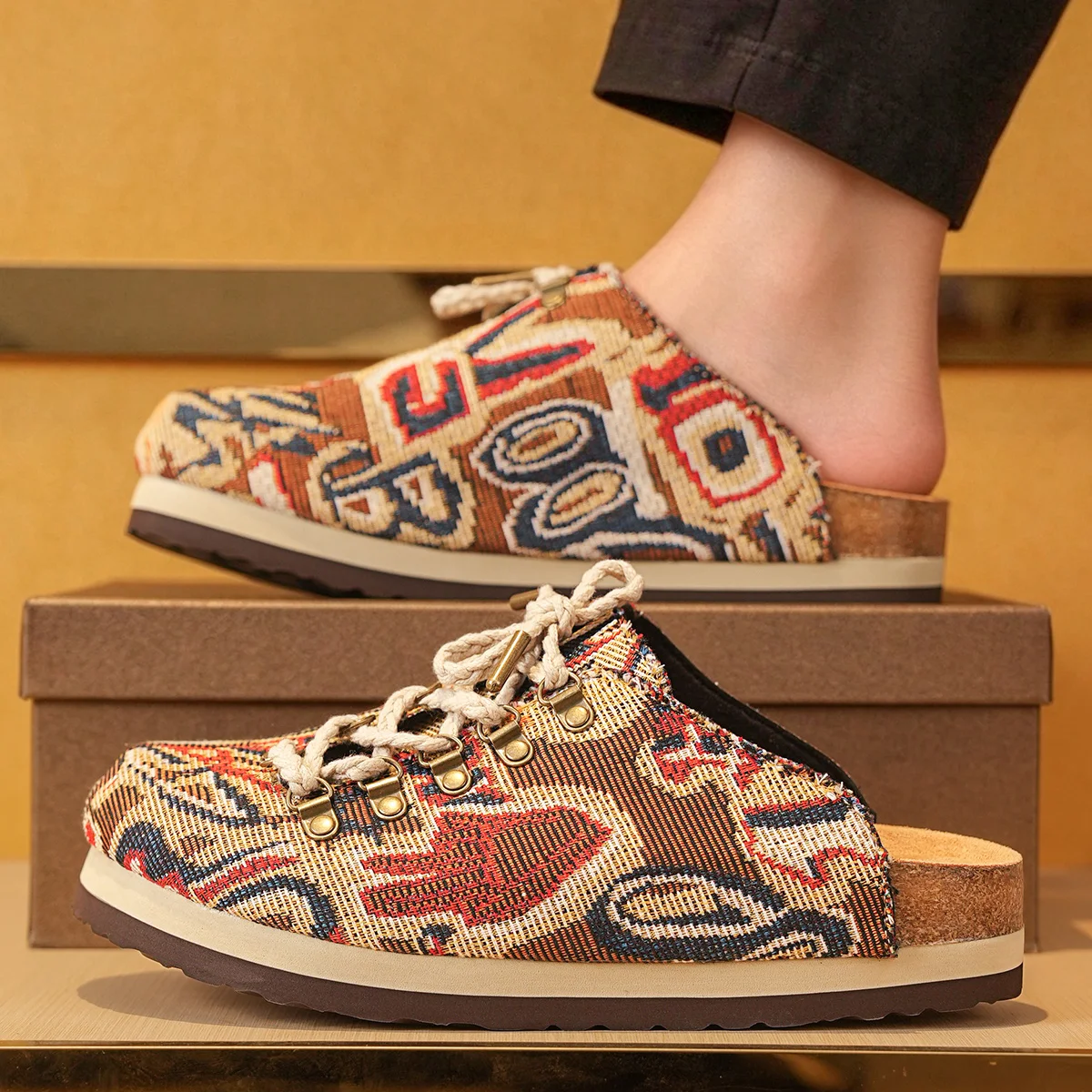 Men Women Closed Toe Cork Mule Slippers Rivet Strap Four Season Anti Slip Wear Resistant Outdoor Beach Shoes