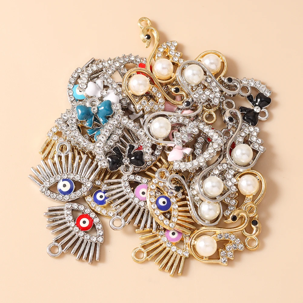 10 Stück niedliche, gemischte Anhänger mit Kristall- und Metallmotiven in Form von bösen Augen und Herzen, zum Basteln von Schmuck, Ohrringen, Halsketten und für DIY-Bastelarbeiten. – Detail 4
