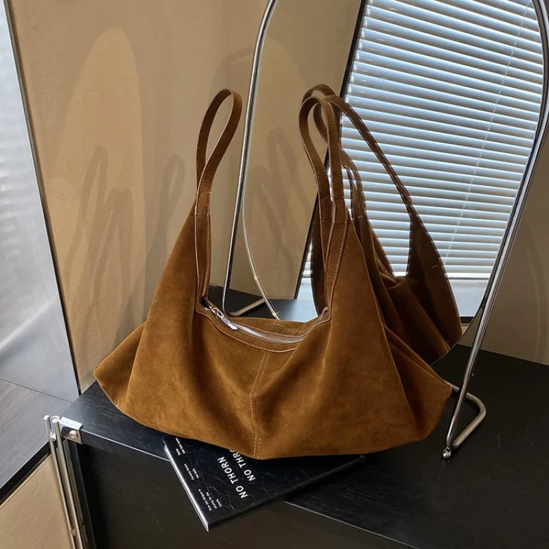 

Женская простая, но роскошная сумка-мессенджер из качественной кожи с классическим винтажным дизайном