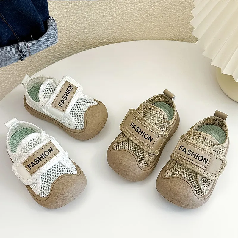 

Новинка 2025 года, повседневная обувь для маленьких девочек и мальчиков, уличные удобные сетчатые детские кроссовки, нескользящая обувь на мягкой подошве для малышей