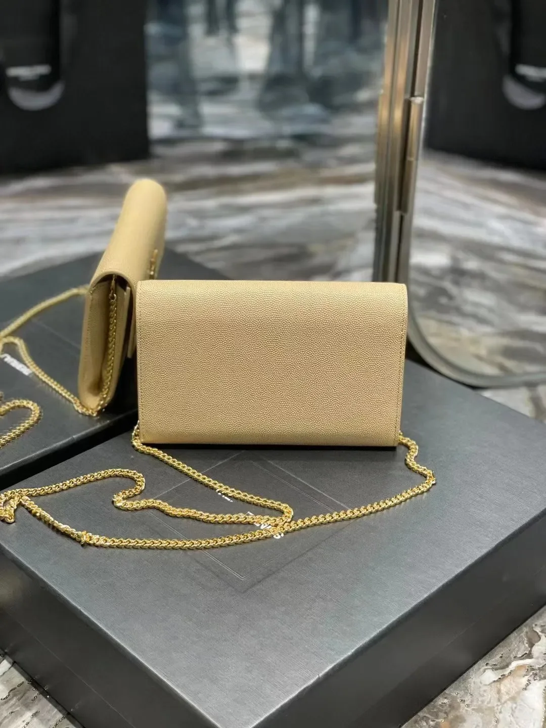 

High quality envelope bag Luxury Designer Mini Bag Calfskin Leather Beige Crossbody Qiuaiity UPTOWN CHAIN WALLET HAYBRICK