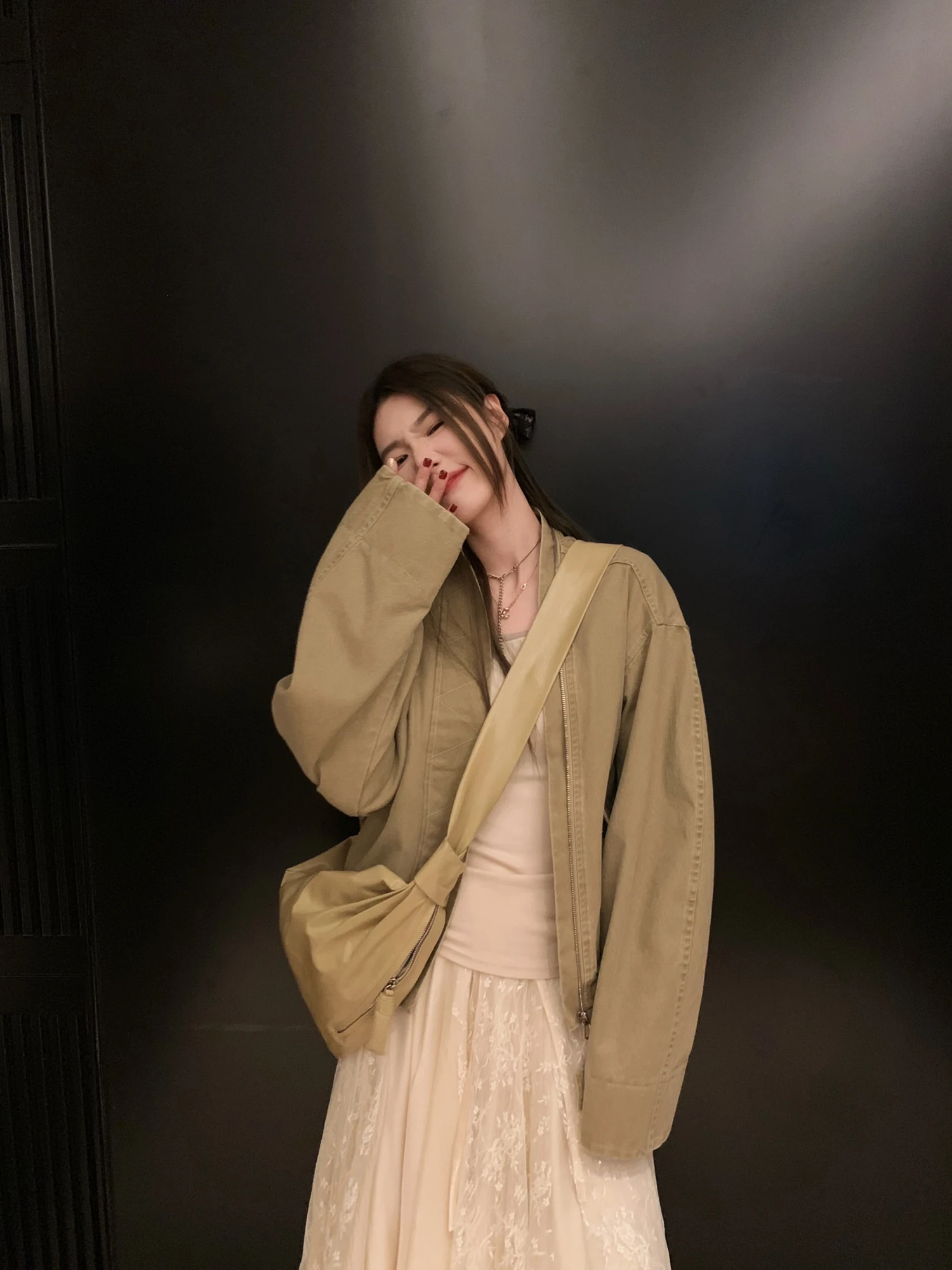 

Куртка-жакет Britney Xiao Artist Controlled Heavyweight Vintage Washed Casual Workwear Wide Fit с молнией, длинными рукавами, из хлопка, укороченная