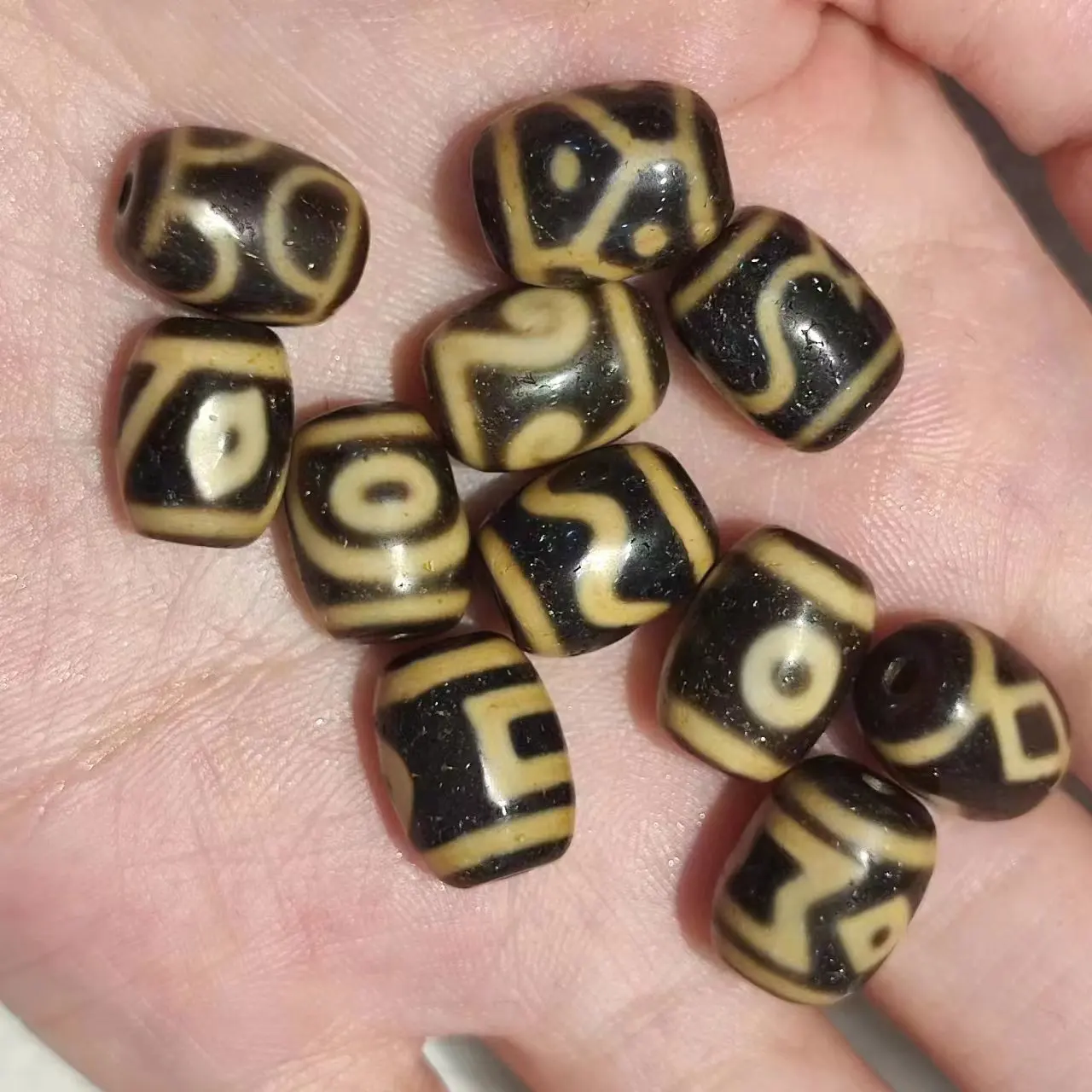 10pcs/lot natural multi-pattern old agate dzi wholesale Black yellow Barrel beads Weathering lines 10*14mm Accessories jewelry