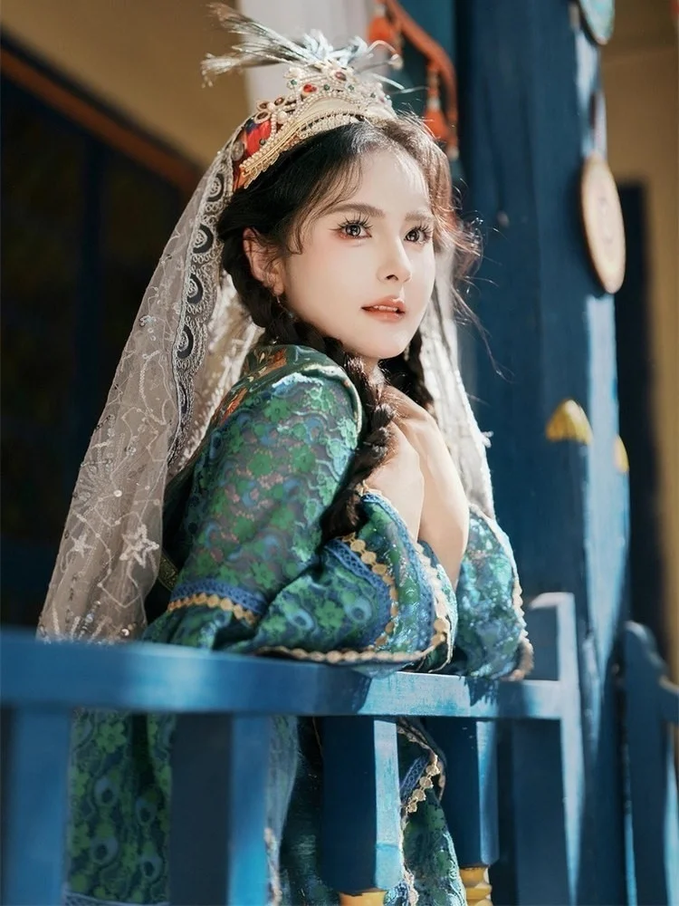 

New ethnic travel and portrait photography clothing