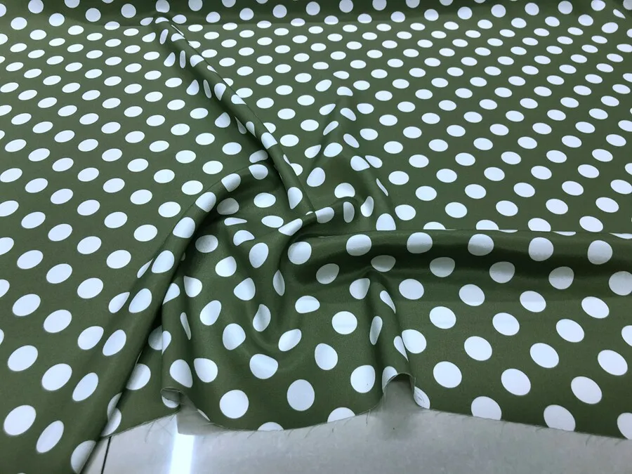 Designer Cloth 30 Momme Heavy Crepe Silk Fashion Cloth Bean Green 2cm Polka Dot Dots Digital Inkjet Silk Fabric