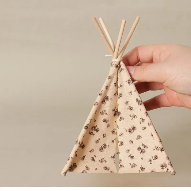 1 Set 1/12 Doll House Outdoor Cooking Barbecue Scene Decor Miniature Camping Tent Bonfire Model With Flower/Wave Point Pattern