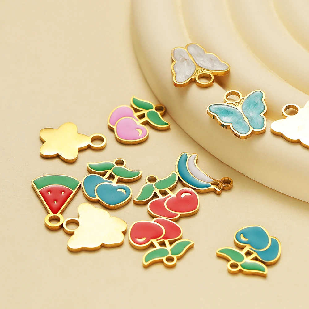 5 Stück Edelstahl-Charms mit süßen Bananen- und Wassermelonen-Motiven, Emaille-Anhänger, Kirsch-Anhänger, DIY-Schmuckzubehör, für die Herstellung von Kinderhalsketten und Ohrringen – Detail 4
