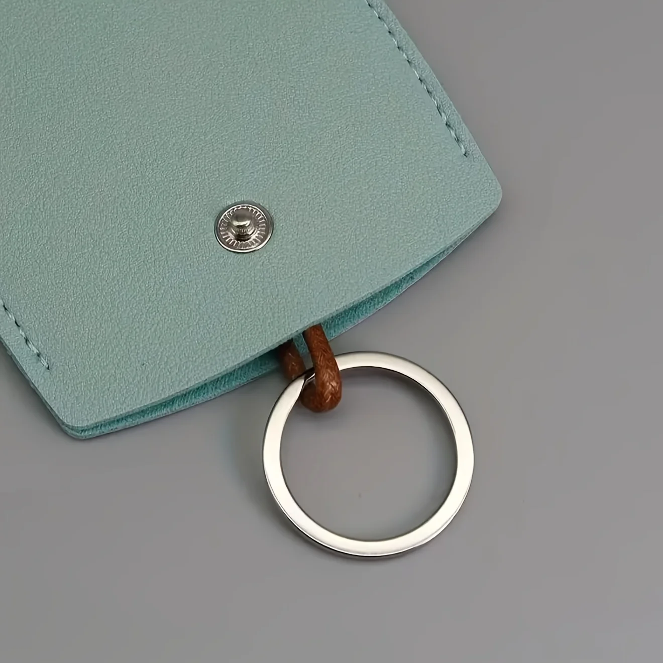 A New Stylish and Creative Pull-out Key Pouch, a  Car Key Case for Men and Women, a Portable Large-capacity Key Organizer view 5