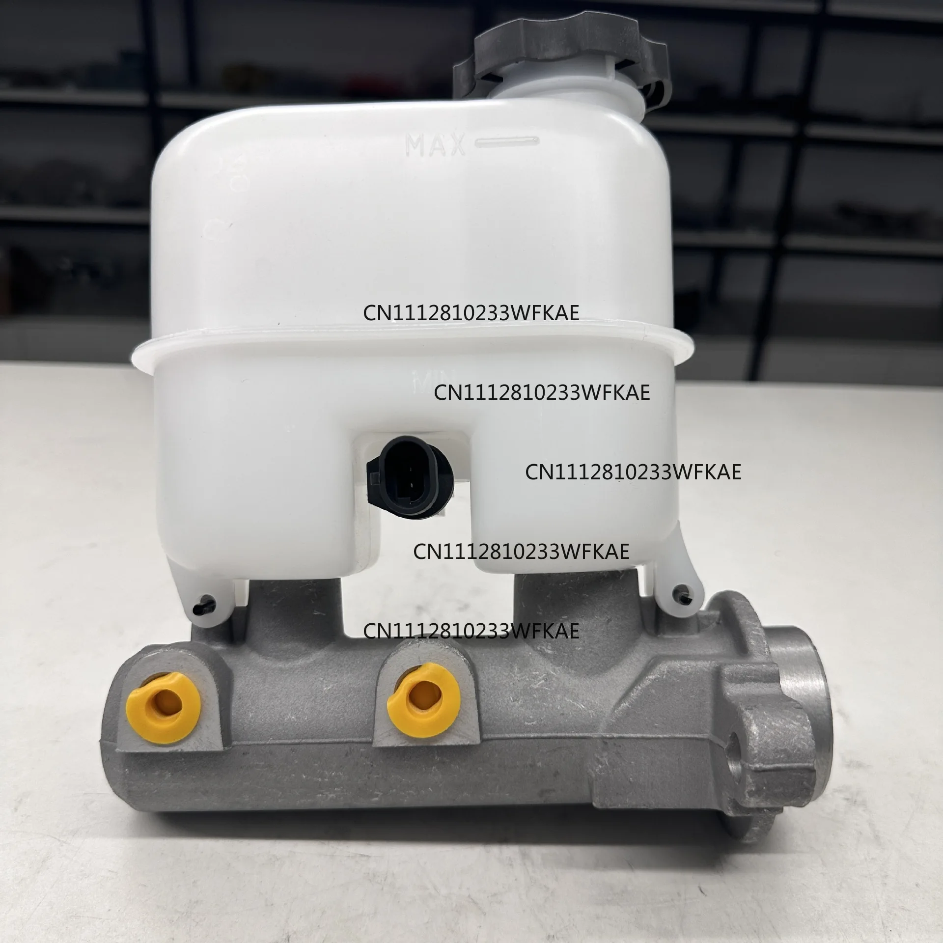m630031-18040252-19209249-18060789-bomba-de-freno-principal-para-chevrolet