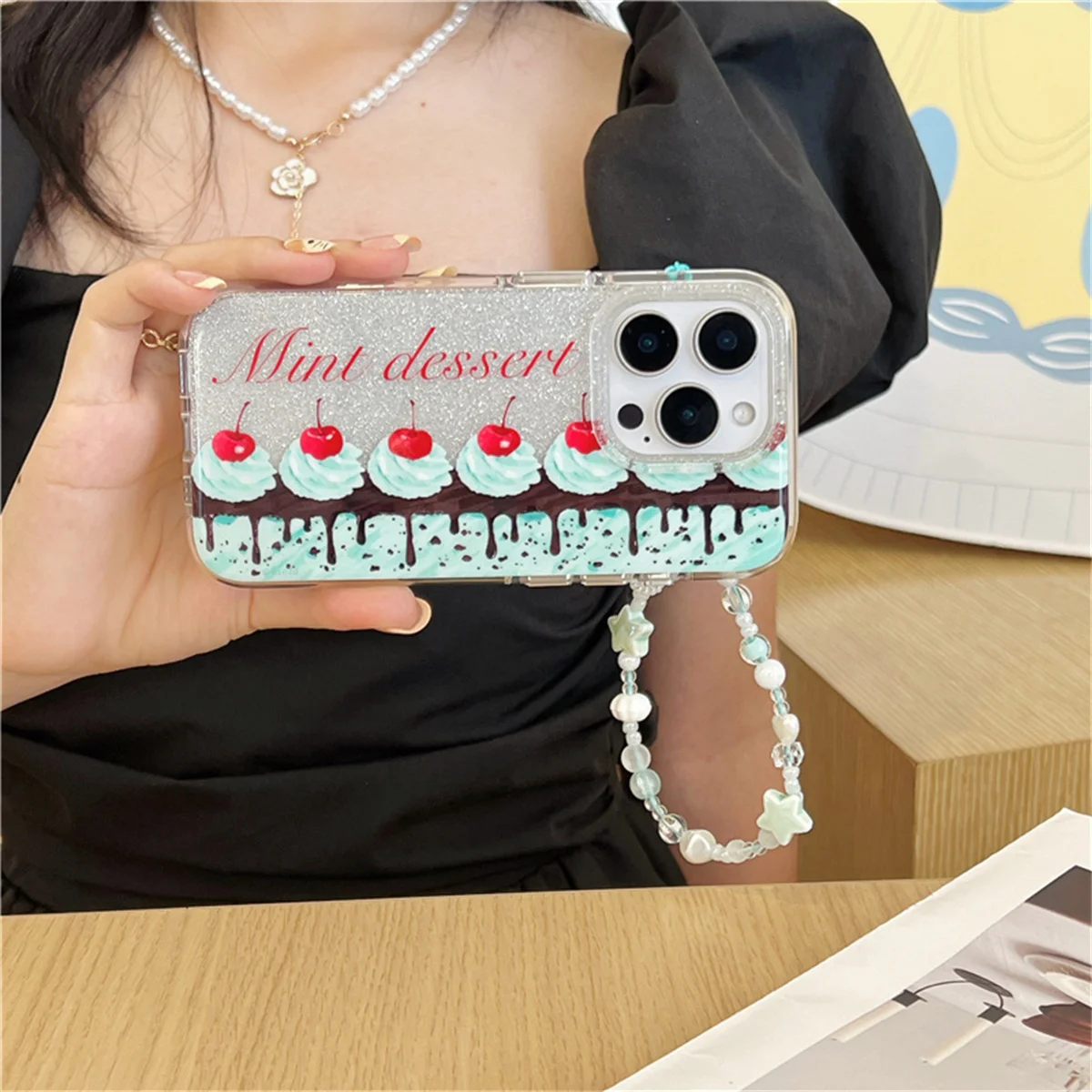 

Fashion Cute Glitter Cherry Cake Phone Case For iPhone 16 Pro 15 13 14 Pro Max Cover with Chain Shockproof Cases Capa