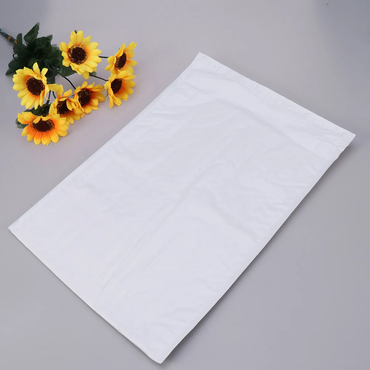 

10Pcs Padded Envelopes 26x34cm Bubble Mailing Bags Premium Stretchy Waterproof Material Ideal for Non-Breakable Items Clothing