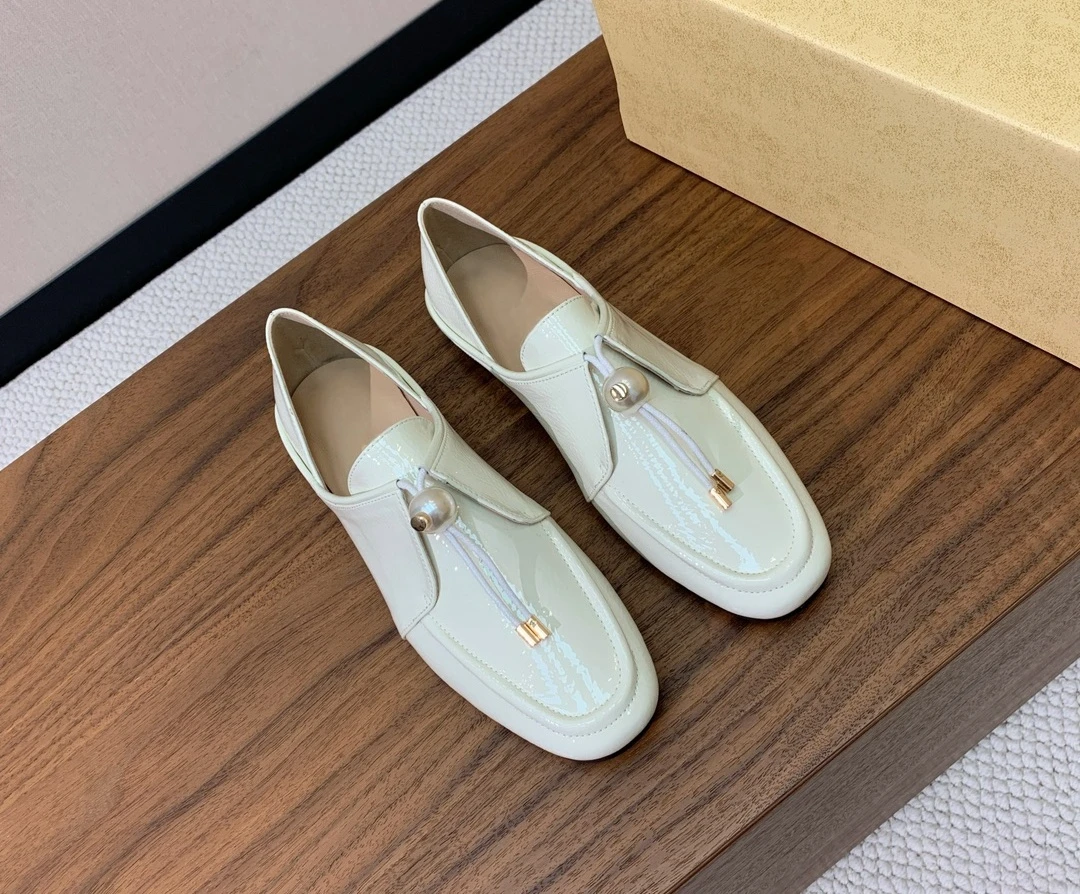 

British small leather shoes, women's genuine leather 2024 new lazy people wearing pairs of shoes, single footed women's loafers