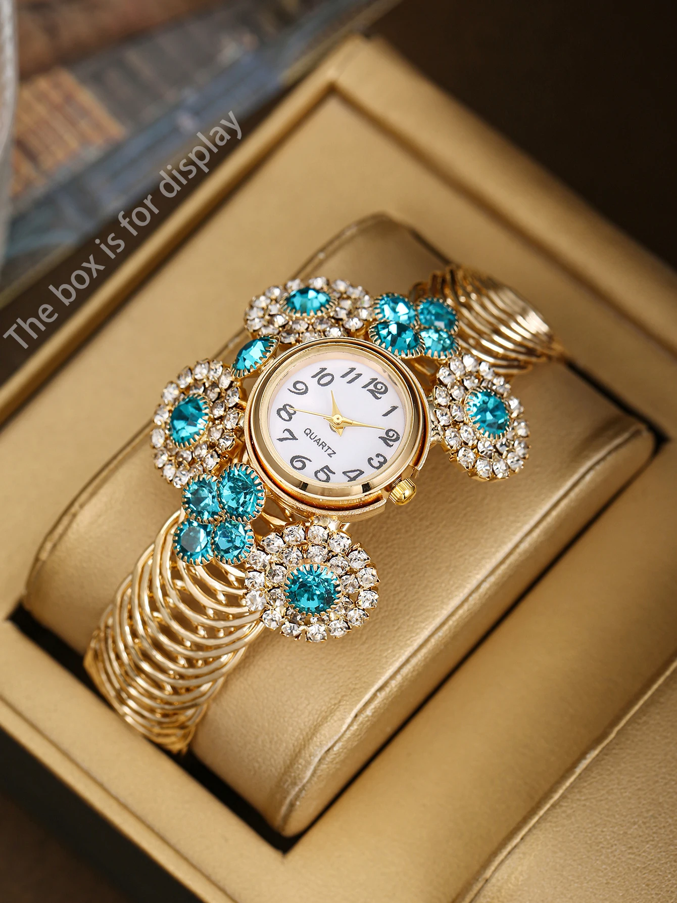 قطعة واحدة من ساعة السيدات الفاخرة الخفيفة والمتفجرة ذات الغلاف الجوي، وهي منتج أنيق يجب اقتناؤه للتجمعات وأماكن العمل