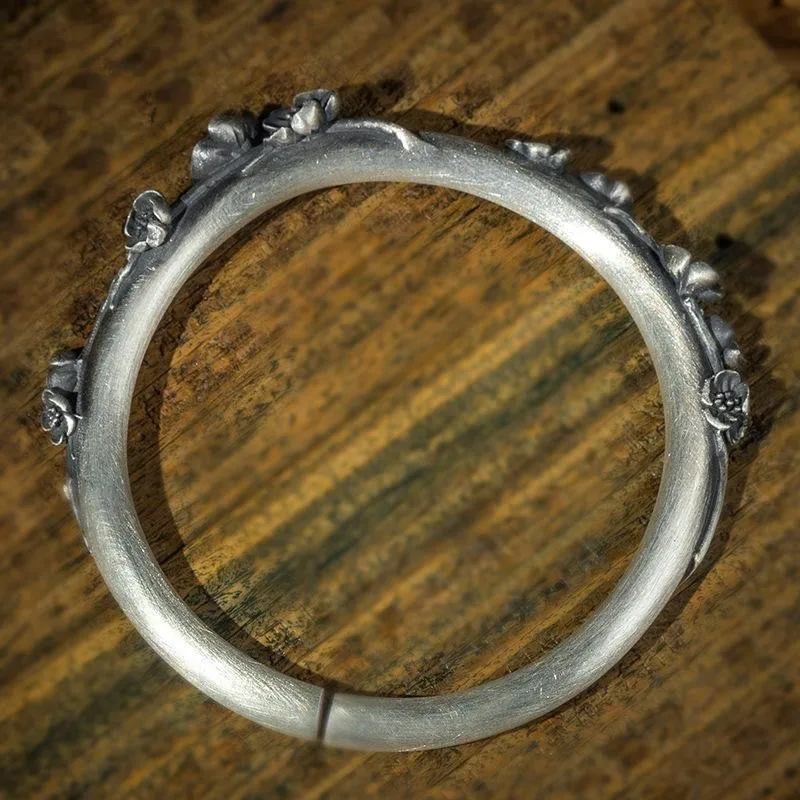 Vintage Three-Dimensional Floral Bracelet An Open Design, Elegant Versatile Women'S Accessory With A Sliding Clasp And