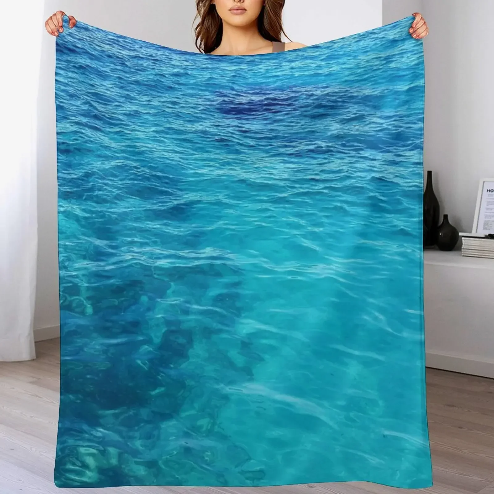 

Calm Turquoise Ocean Throw Blanket Lightweight Cozy Blanket for Bed Sofa