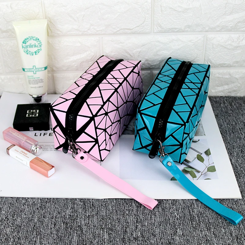 Fashionable bright face broken pattern cute Lingge carry makeup bag Zipper folding storage bag Portable money bag