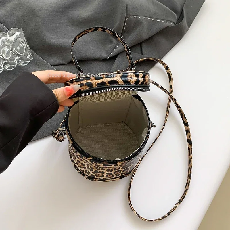 Bolso tejido Vintage para mujer, Mini bolso cruzado de cuero PU de leopardo 2025 para mujer, bolso de cubo redondo con cremallera, bolsos de mensajero