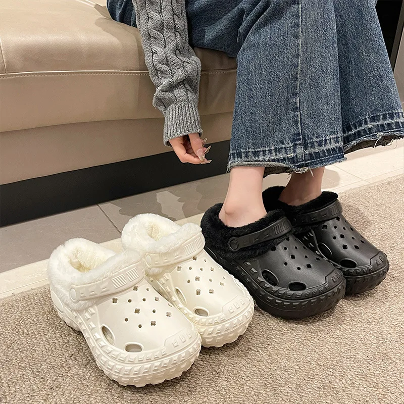 Winter Women's Hole Shoes Comfortable Warm Plush Slippers Plush Hole Shoes Women's Home Cotton Slippers Thick Soled Garden Shoes