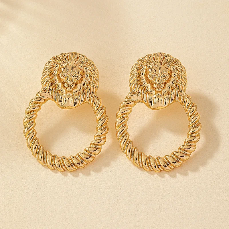 Vintage Embossed Lion Head Round Earrings for Women Jewelry Punk Geometric Metal Animal Fashion Earrings Party Gifts