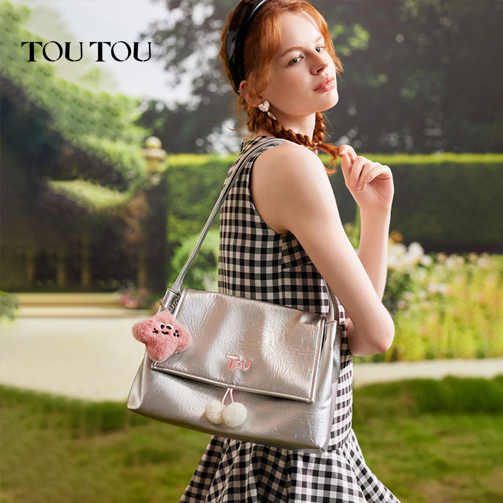 

TOUTOU Tote Bag Women Large Capacity Magnetic Closure with Soft Furry Accessory Shoulder Bags for Work and School Doll Pendant